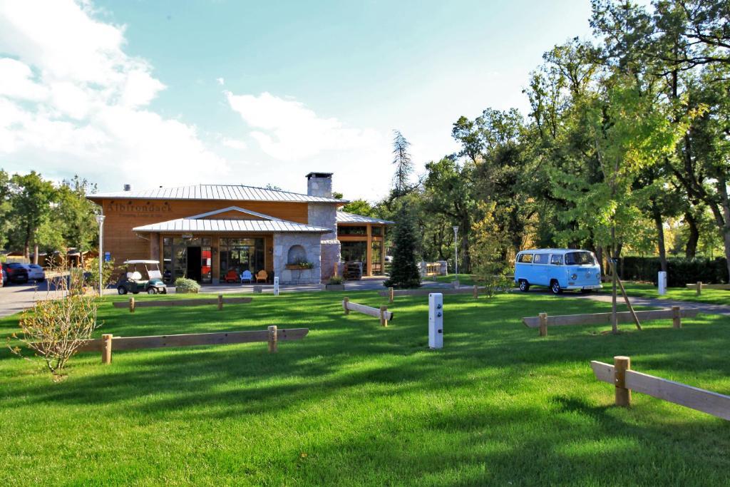 Albirondack Camping Lodge & Spa Exterior photo